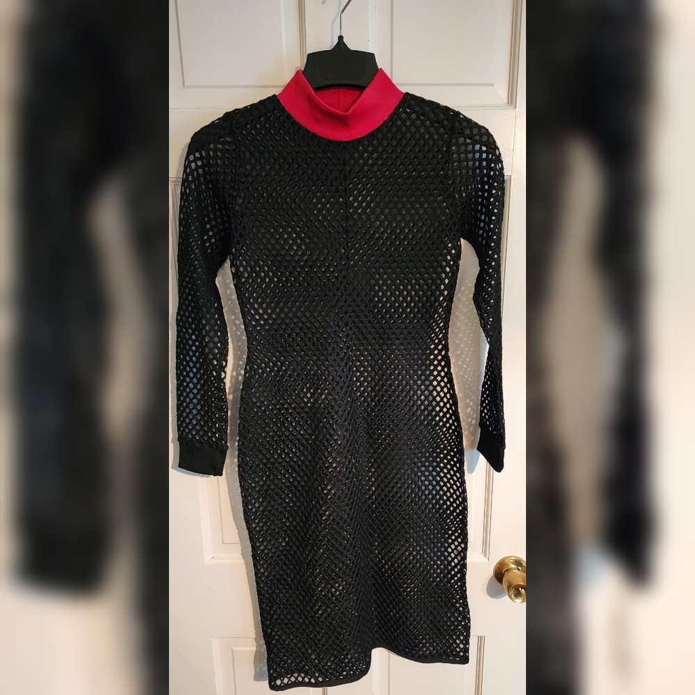 DISTURBIA Enmeshed Midi Dress Red Collar 4 NWOT - Picture 2 of 13
